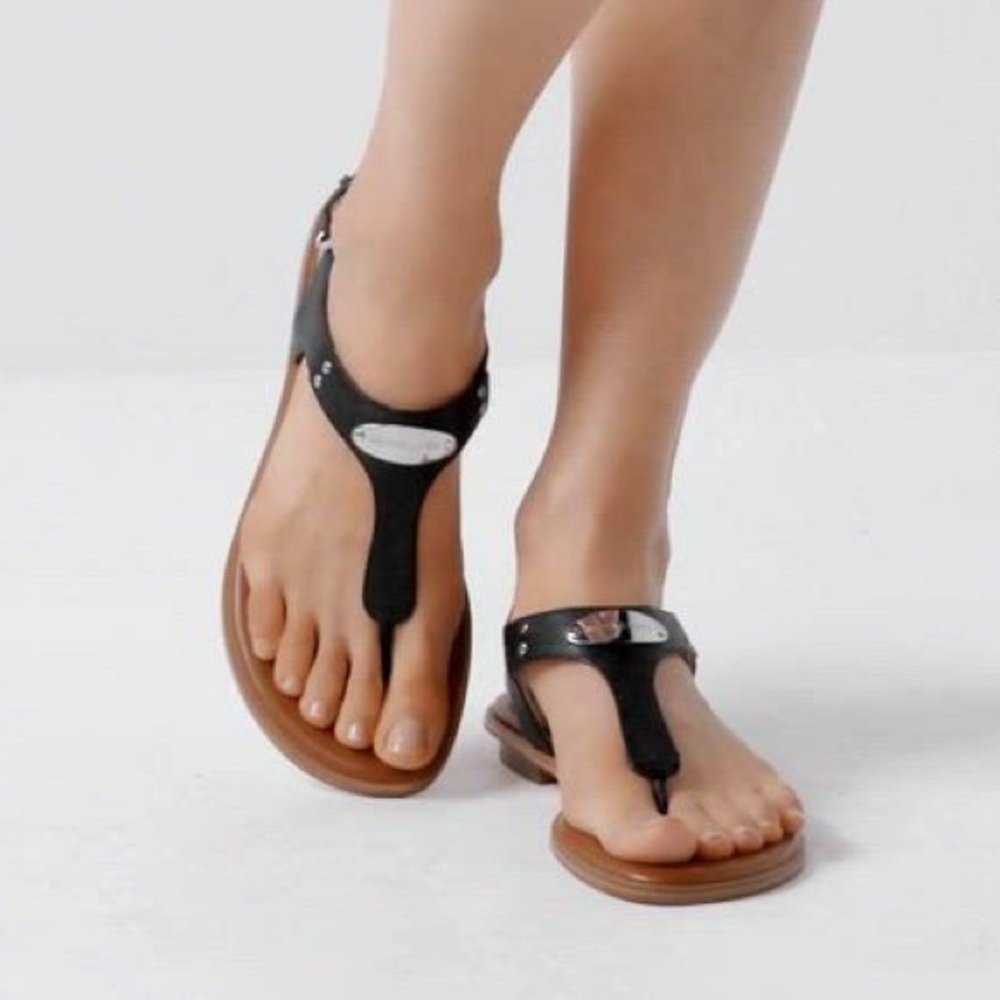 MICHAEL Michael Kors MK Plate Flat Thong Sandals